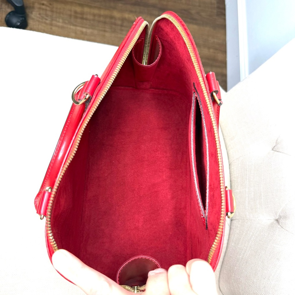 Authentic Louis Vuitton Alma bag M52147 red Epi leather with strap medium - Picture 13 of 16